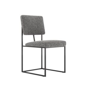 De Gram Stoel is een minimalistische stoel met een rechthoekige rugleuning en een zitting van structuurgrijze stof, ondersteund door een strak zwart metalen frame.