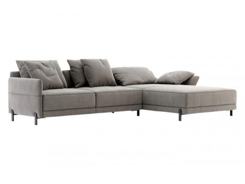 De Matthew 2-zitsbank met Chaise Longue is een moderne, grijze L-vormige hoekbank met zachte kussens en metalen poten, die elegant afsteekt tegen een effen witte achtergrond.