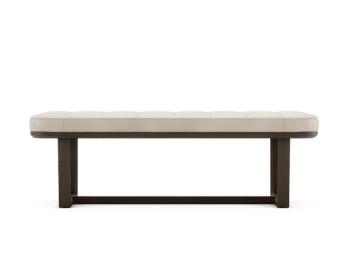 Elegante moderne bank met crèmekleurige bekleding en donker houten onderstel, ideaal voor stijlvol interieur.