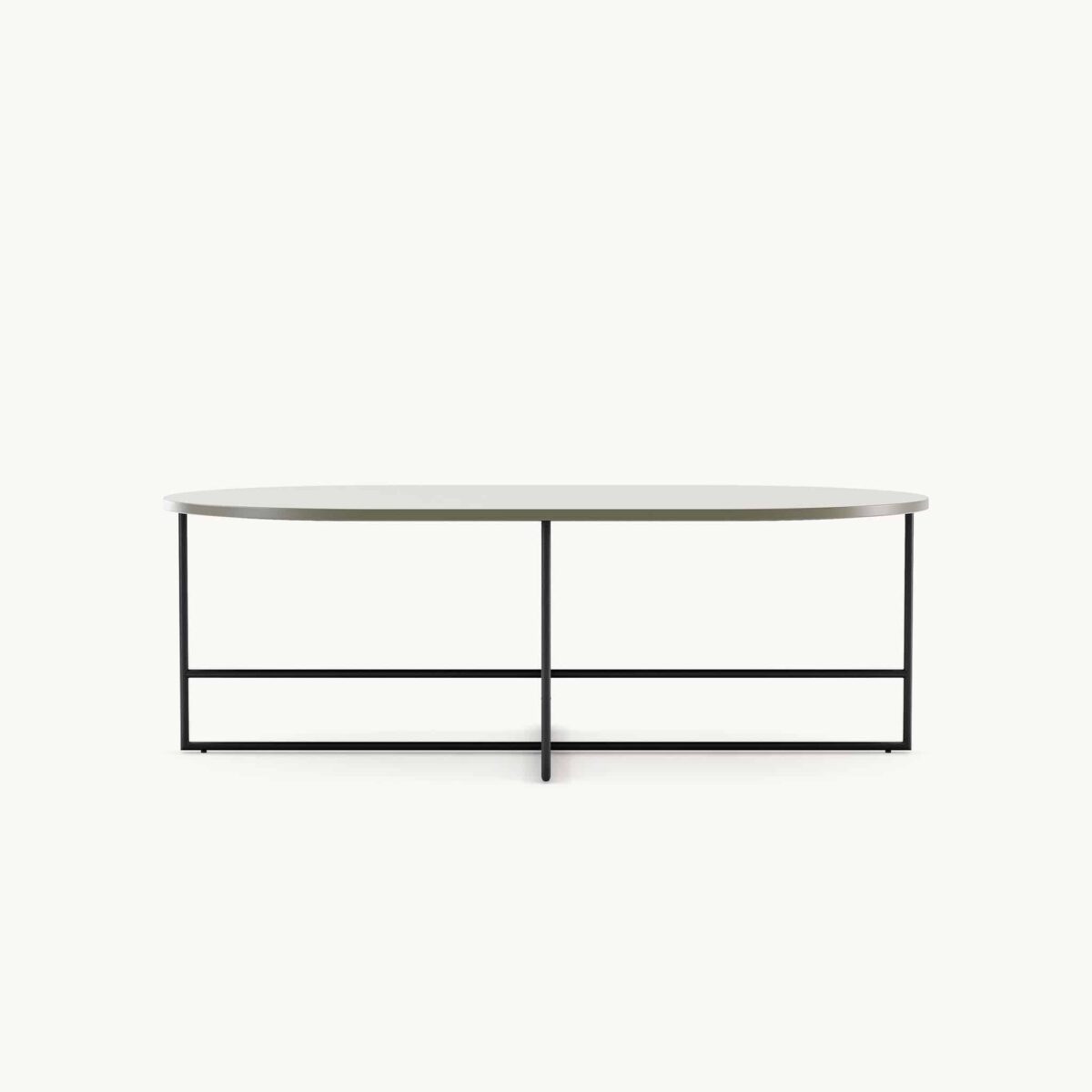Minimalistische salontafel met ovale vorm en metalen onderstel, perfect voor moderne woonkamers.