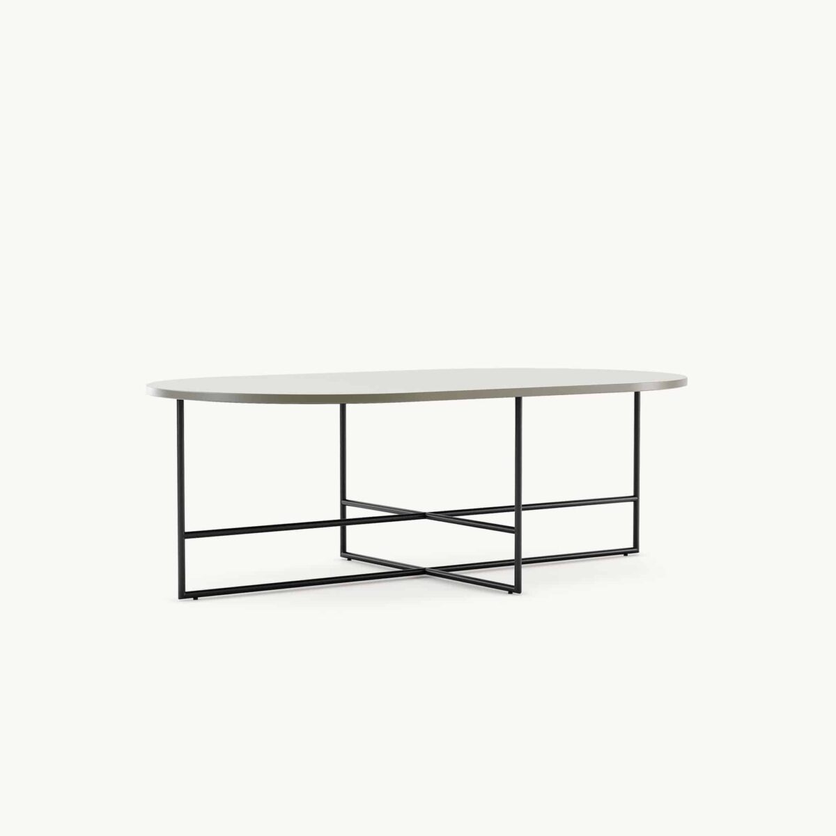 Moderne ovale salontafel met metalen frame en strak design, perfect voor eigentijdse interieurs.