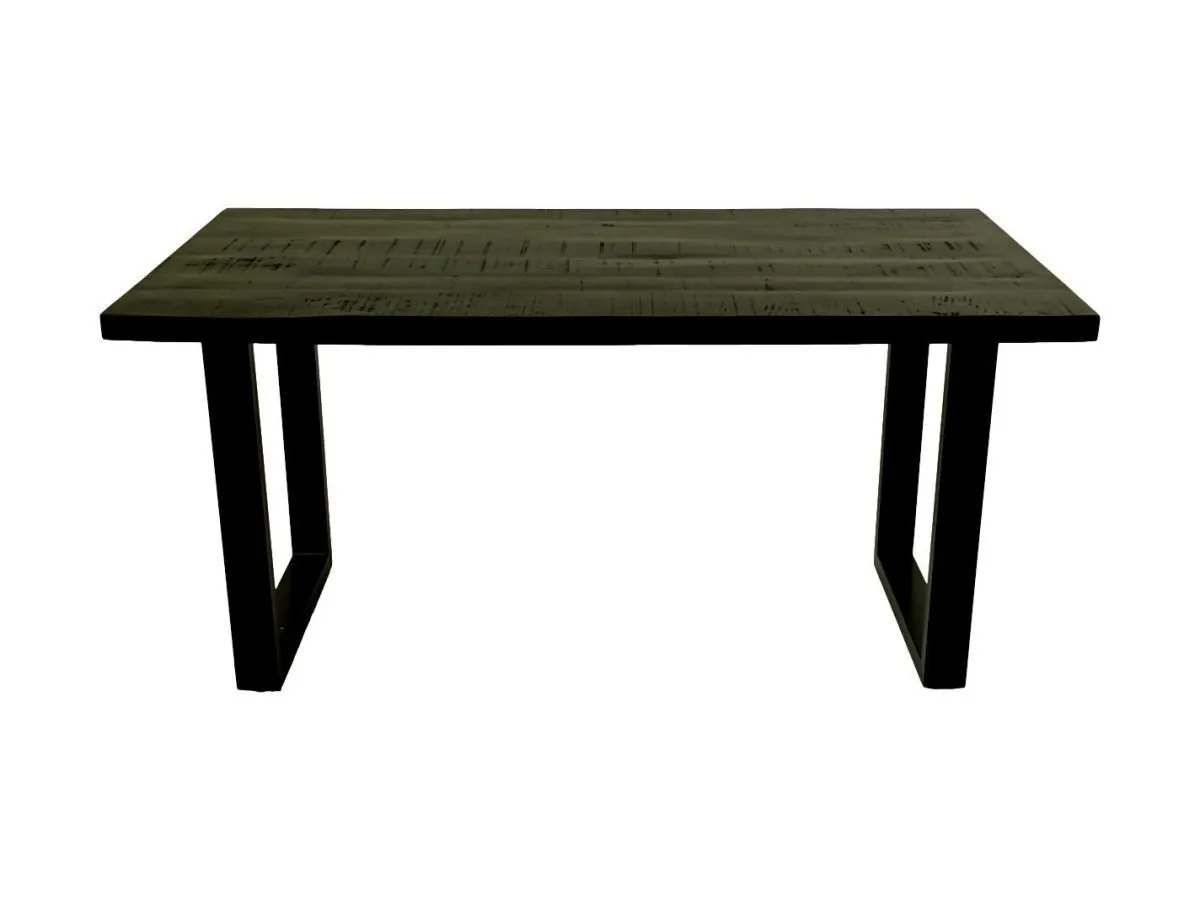 Een rechthoekige houten tafel met een donkere houten afwerking en dikke poten die lijken op eenvoudige geometrische vormen, afgezet tegen een effen witte achtergrond.