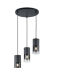 Een moderne plafondlamp met drie cilindrische glazen kappen die aan zwarte snoeren aan een ronde zwarte basis hangen. Elke kap bevat een zichtbare lamp die zacht licht uitstraalt. Het minimalistische ontwerp voegt een elegante toets toe.
