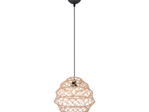 Een moderne hanglamp met een ingewikkeld, geweven ontwerp in een lichtbeige kleur, hangend aan een zwart snoer en armatuur. De gloeilamp is zichtbaar in de open, bolvormige structuur, wat warmte toevoegt aan het algehele uiterlijk.