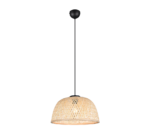 Een geweven rotan hanglamp met een zwarte plafondbevestiging en snoer. De kap is koepelvormig en heeft een roosterpatroon waardoor het licht erdoorheen kan filteren, wat een warme en uitnodigende ambiance creëert.