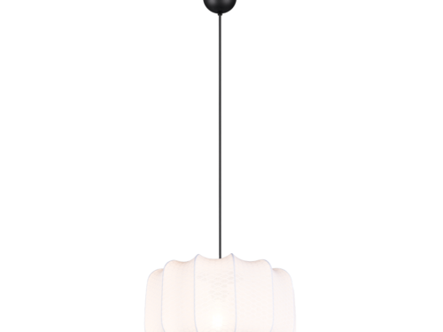 Een moderne hanglamp met een zwarte plafondbevestiging en een witte, gebeeldhouwde lampenkap met een gloeiende gloeilamp erin. De lampenkap heeft een zachte, ronde vorm die het licht zachtjes verspreidt, hangend aan een slank zwart snoer.