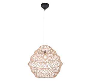 Hangende hanglamp in rieten stijl met een geweven patroon, met een enkele lamp zichtbaar in het midden. Het heeft een zwart snoer en plafondbevestiging.