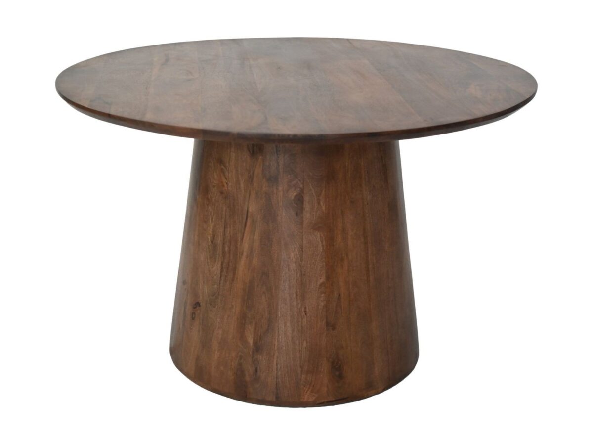 Een ronde houten tafel met een glad oppervlak en een taps toelopende cilindrische basis. Het hout heeft een natuurlijke, gepolijste afwerking, waardoor de nerf wordt benadrukt. De tafel staat op een effen witte achtergrond.