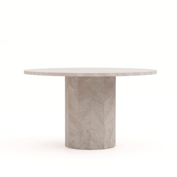 Een ronde marmeren tafel met een cilindrische basis, met een gepolijst oppervlak en een lichte, crèmekleurige kleur. De tafel staat op een effen witte achtergrond.