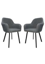 Twee grijze gestoffeerde stoelen met gebogen armleuningen en zwarte poten staan tegenover elkaar. De stof oogt zacht en gestructureerd, wat een comfortabele zitervaring suggereert. De stoelen hebben een modern design.