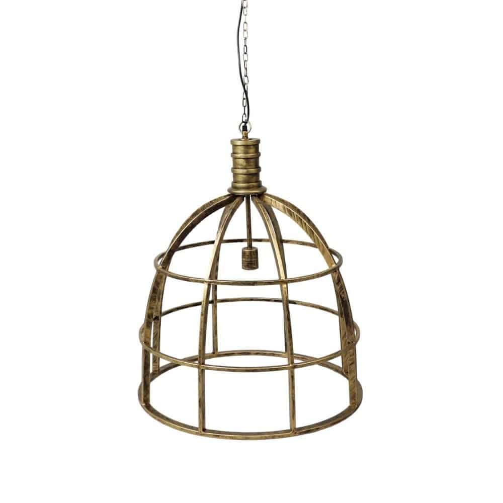Een rustieke, bronskleurige metalen kooi-stijl hanglamp met een open koepelontwerp. Het hangt aan een ketting en heeft een zichtbare lamphouder aan de bovenkant.