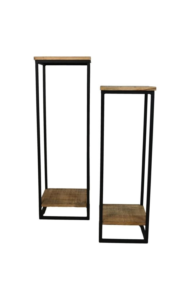 Twee rechthoekige, open-frame planken met een minimalistisch design, met een zwart metalen frame en houten boven- en onderkanten. De planken hebben verschillende hoogtes, naast elkaar geplaatst tegen een witte achtergrond.
