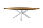 Een ronde houten tafel met een gedetailleerd bovenblad en een witte, kruisvormige voet op een witte achtergrond.