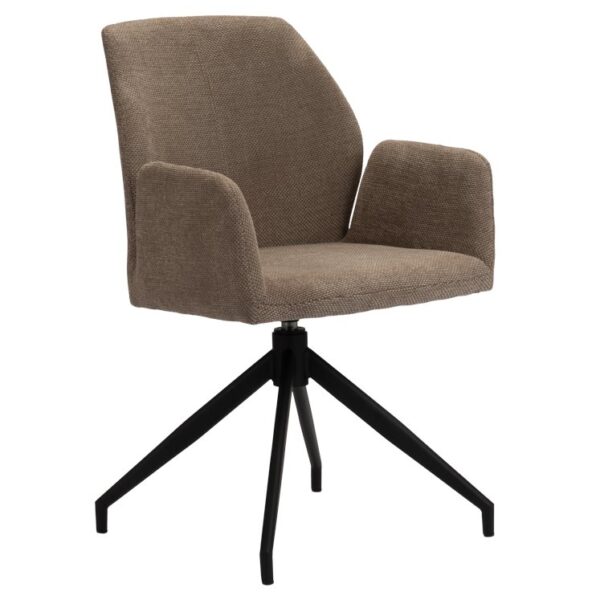 Een moderne, bruin gestoffeerde bureaustoel met armleuningen en een vierpotige zwarte metalen basis staat tegen een witte achtergrond. Het ontwerp van de stoel combineert comfort met een strakke, eigentijdse look.