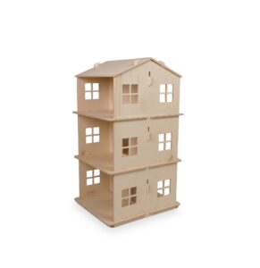 Een houten poppenhuis met drie verdiepingen met een eenvoudige, natuurlijke houten afwerking. Het heeft meerdere open kamers en vierkante ramen op elk niveau, wat zorgt voor gemakkelijke toegang en spel.