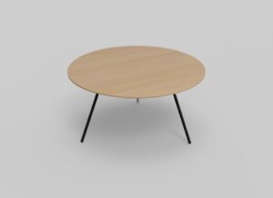 Een ronde houten salontafel met zwarte metalen poten op een lichtgrijze achtergrond.