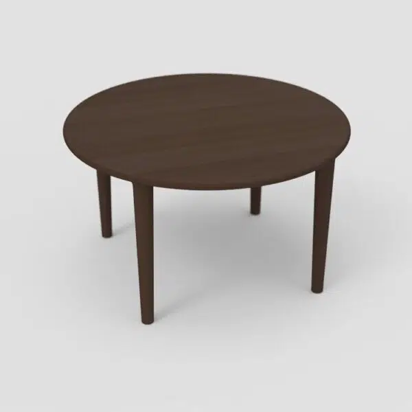 Een eenvoudige, ronde houten tafel met een gladde, donkerbruine afwerking en vier slanke poten, afgezet tegen een effen witte achtergrond.
