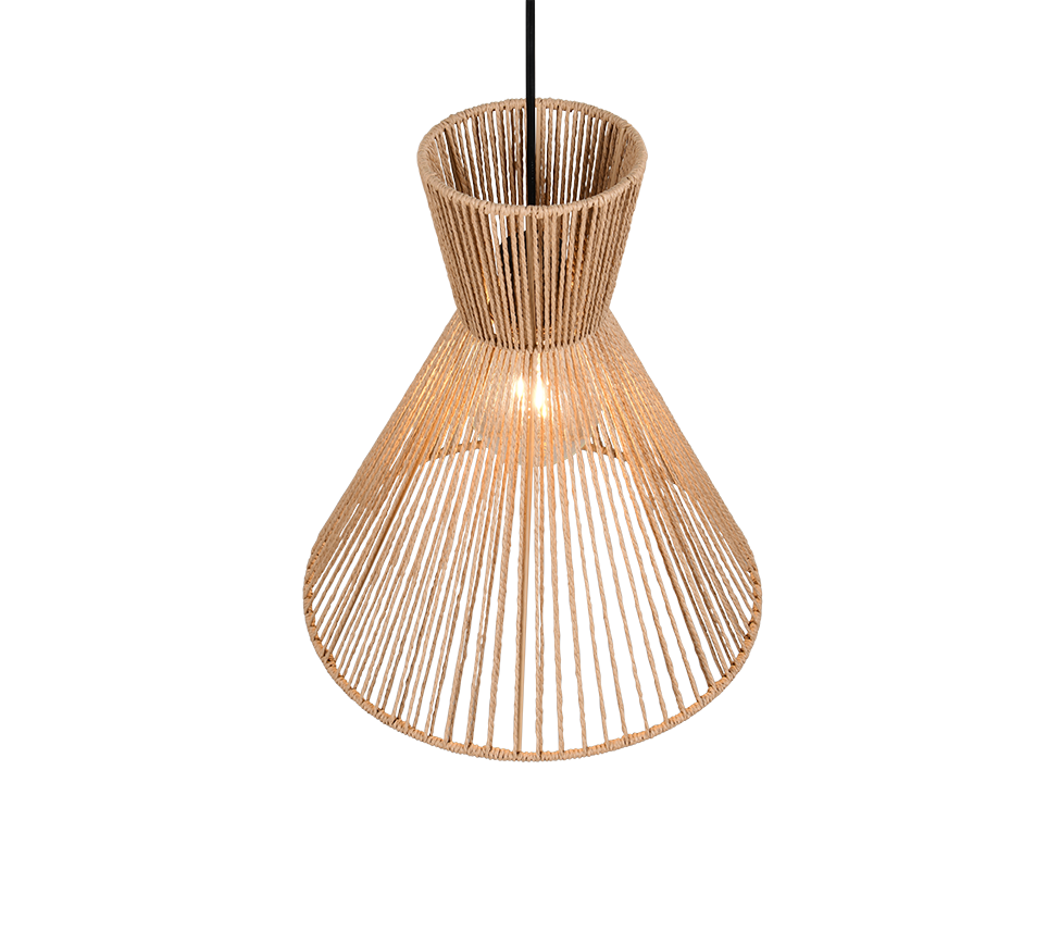 Een moderne, conische hanglamp met een geweven rotanontwerp, opgehangen aan het plafond. De gloeilamp is zichtbaar door de openingen, wat een warme, sfeervolle gloed creëert.