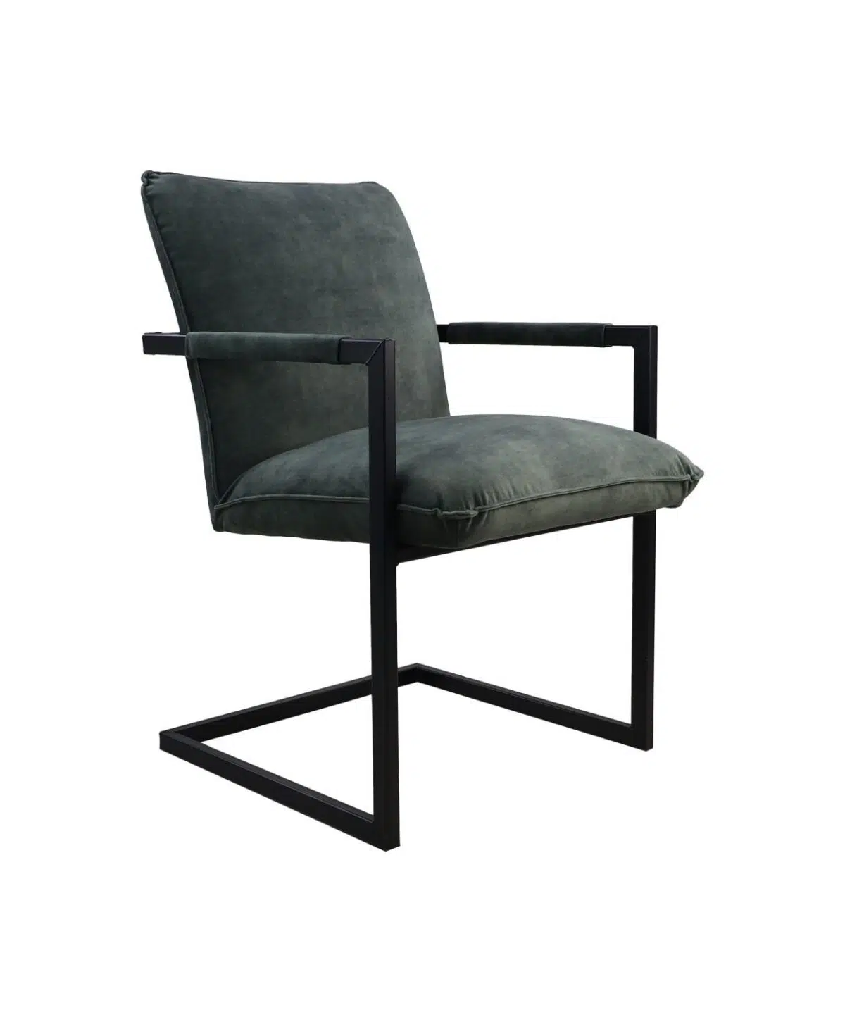 Een moderne stoel met een donkergroene, gewatteerde zitting en rugleuning, met zwarte metalen armleuningen en een strak, vierkant metalen frame. De stoel heeft een minimalistisch design, ideaal voor hedendaagse interieurs.