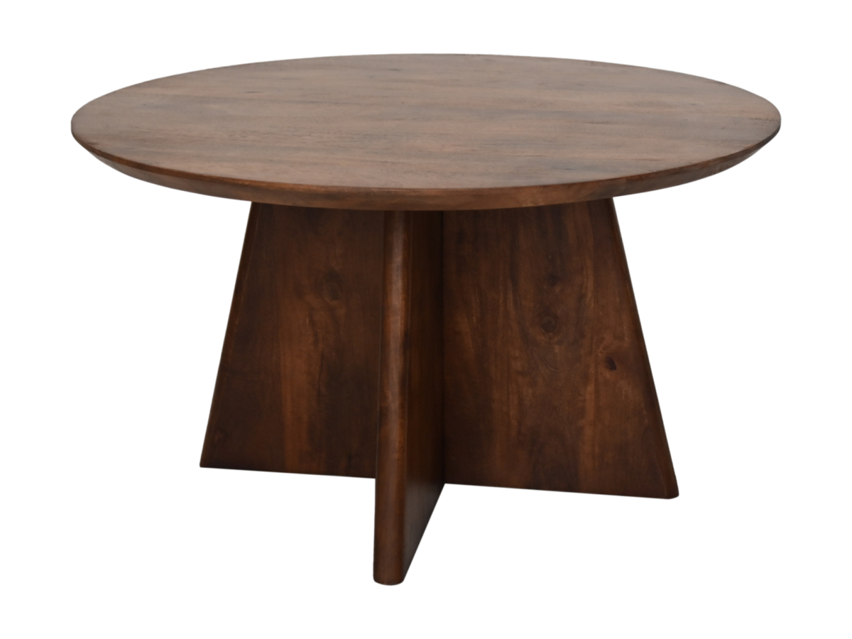 Een ronde houten tafel met een glad bovenblad en een dikke, taps toelopende basis. De tafel heeft een donkerbruine afwerking en een modern, minimalistisch design.