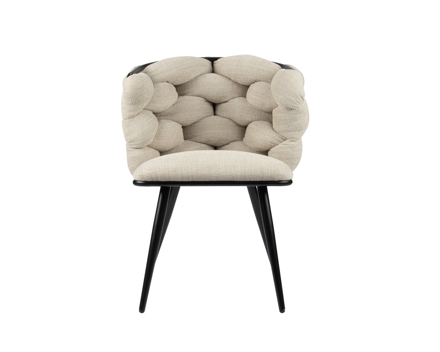Een zachte, crèmekleurige stoel met een uniek getextureerde, bubbelachtige rugleuning en zitting. Het heeft slanke, zwarte poten en een modern design, gezien vanaf de voorkant.