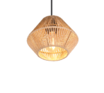 Een hanglamp met een geweven, rieten kap in een natuurlijke beige kleur, hangend aan een zwart snoer. De gloeilamp binnenin straalt een warme gloed uit, waardoor de textuur van het geweven materiaal wordt benadrukt.