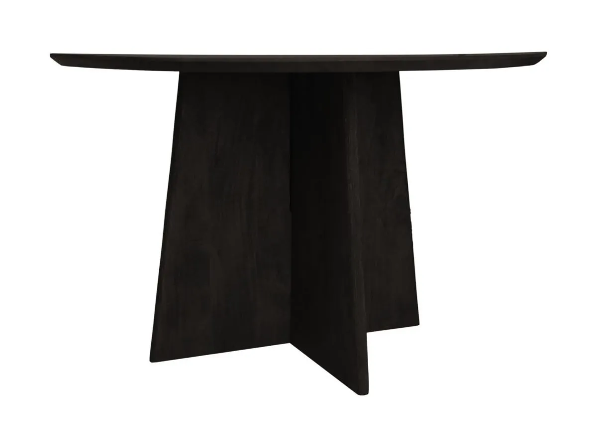 Een zwarte, ronde houten tafel met een unieke, kruisvormige voet, gezien vanaf de zijkant tegen een witte achtergrond.