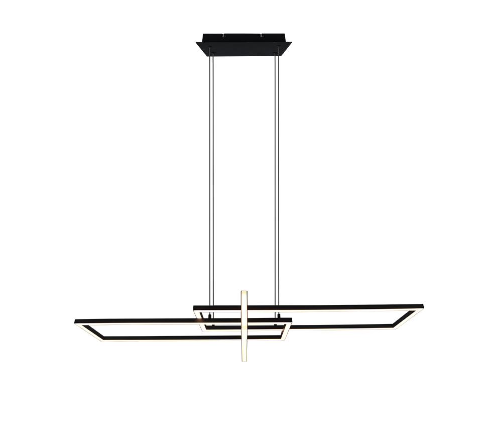 Moderne, geometrische kroonluchter met zwarte en gouden afwerking, met kruisende rechthoekige staven en opgehangen aan een centrale zwarte staaf. Het ontwerp combineert strakke lijnen met een minimalistische esthetiek.