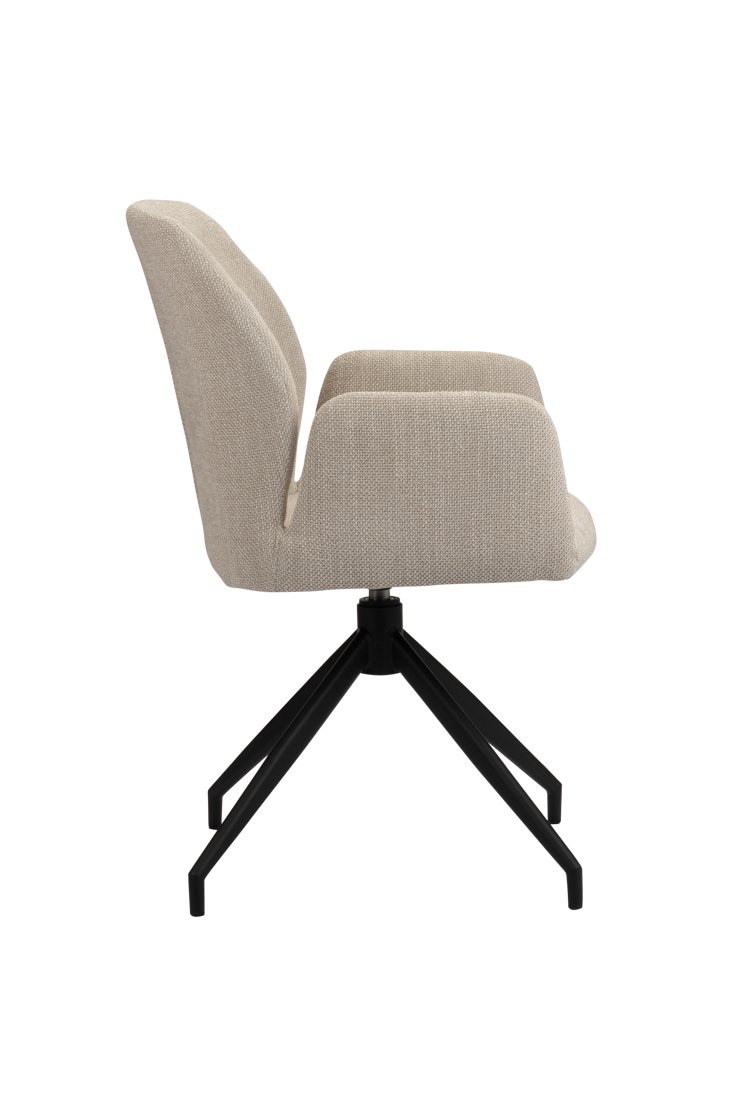 Zijaanzicht van een moderne beige gestoffeerde stoel met een ronde zitting en rugleuning, met zwarte metalen poten in een stervormige configuratie. De stoel heeft een strak en minimalistisch ontwerp dat geschikt is voor hedendaagse interieurs.