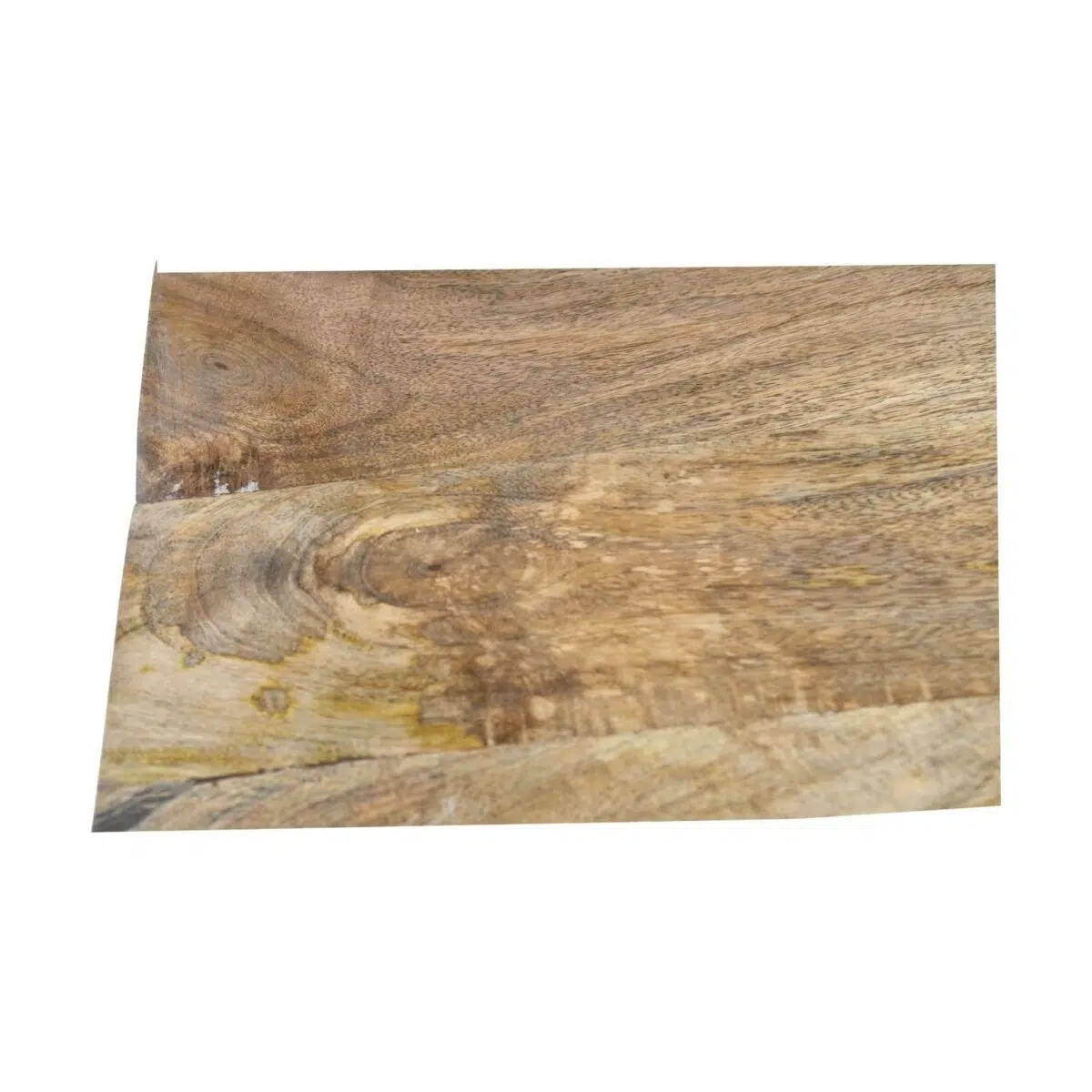 Een close-up van een stuk hout, met de natuurlijke nerf en textuur. Het hout heeft verschillende tinten bruin, met een zichtbaar wervelend patroon en knopen, wat de organische uitstraling benadrukt.