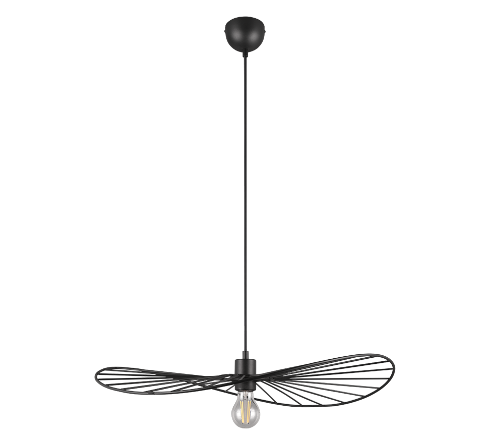 Een moderne plafondventilator met een enkele zichtbare gloeilamp, met een strak zwart design. De ventilator heeft twee brede, platte bladen met geometrische patronen en hangt aan het plafond met een lange, dunne stang.