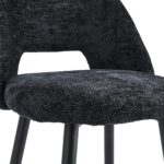 Close-up van de MFE-BC24HG-Antraciet Barkruk, met donkere stoffen bekleding op de zitting en rugleuning en vier zwarte metalen poten.