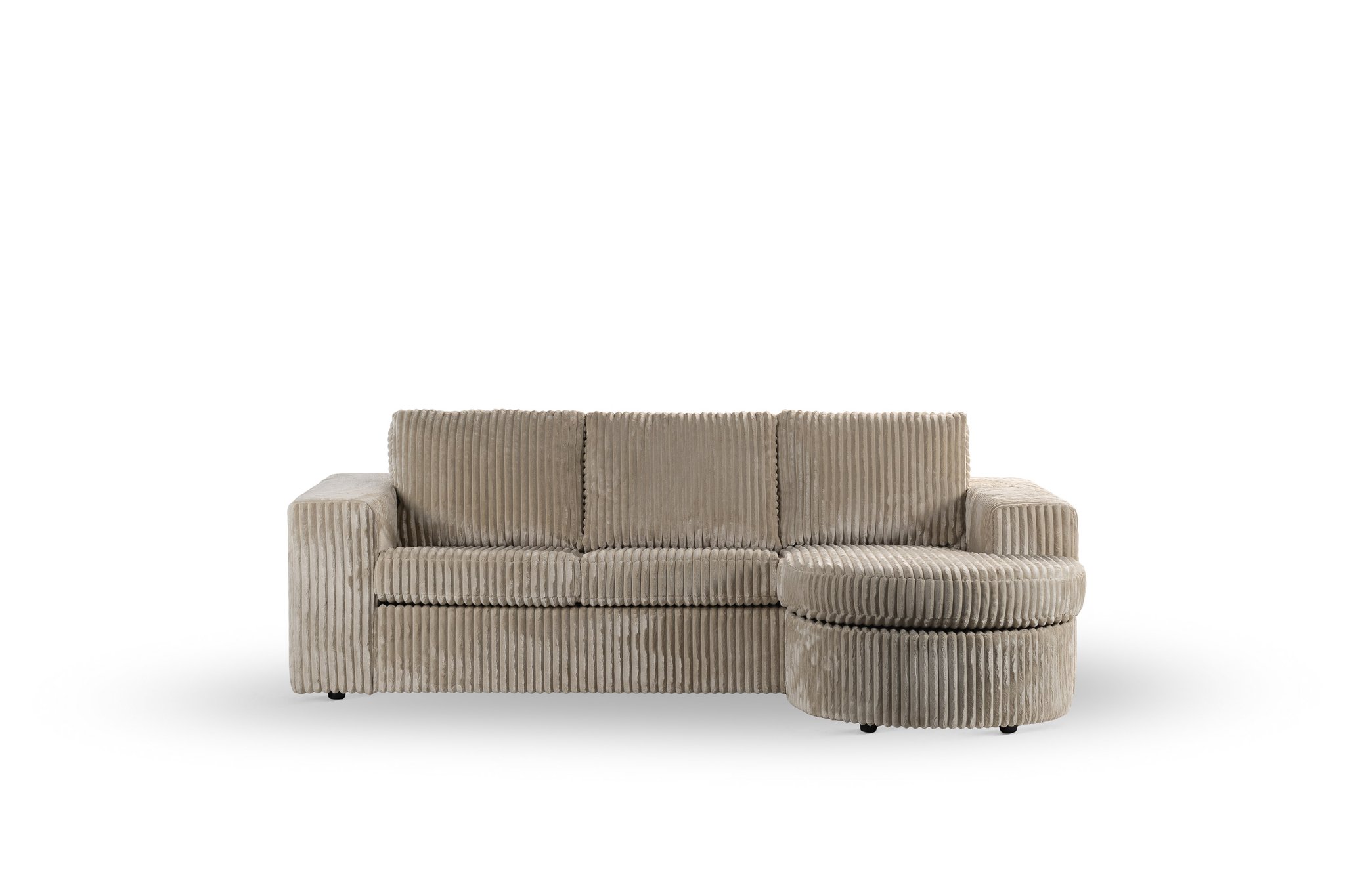 Beige 3-zitsbank CL L+R, stof Tillia 03 L460, met chaise longue aan de rechterkant, getoond tegen een effen witte achtergrond.