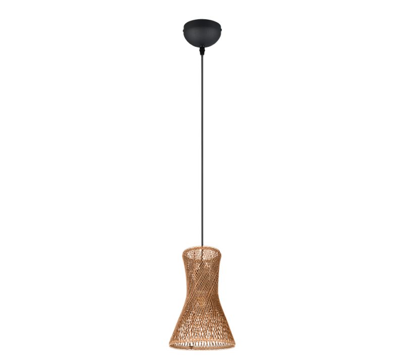 Een hangende hanglamp met een lampenkap in gevlochten rieten stijl en zwarte bevestigingsmaterialen. Het ontwerp is eenvoudig en modern, met een gladde zwarte kabel en ronde plafondbevestiging.