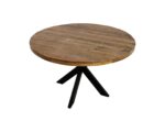 Ronde houten tafel met een lichtbruin oppervlak en zwarte metalen poten. Het tafelblad toont zichtbare houtnerf en textuur. De poten bestaan uit drie hoekige steunen die aan de bovenkant samenkomen. De tafel staat tegen een effen witte achtergrond.