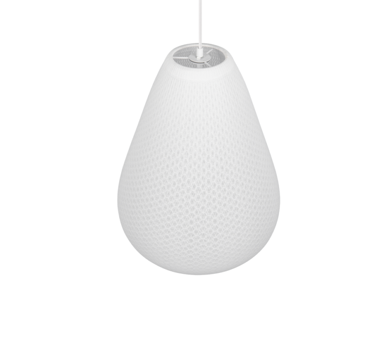 Een witte, druppelvormige hanglamp met een gestructureerd oppervlak hangt aan het plafond met een wit snoer.