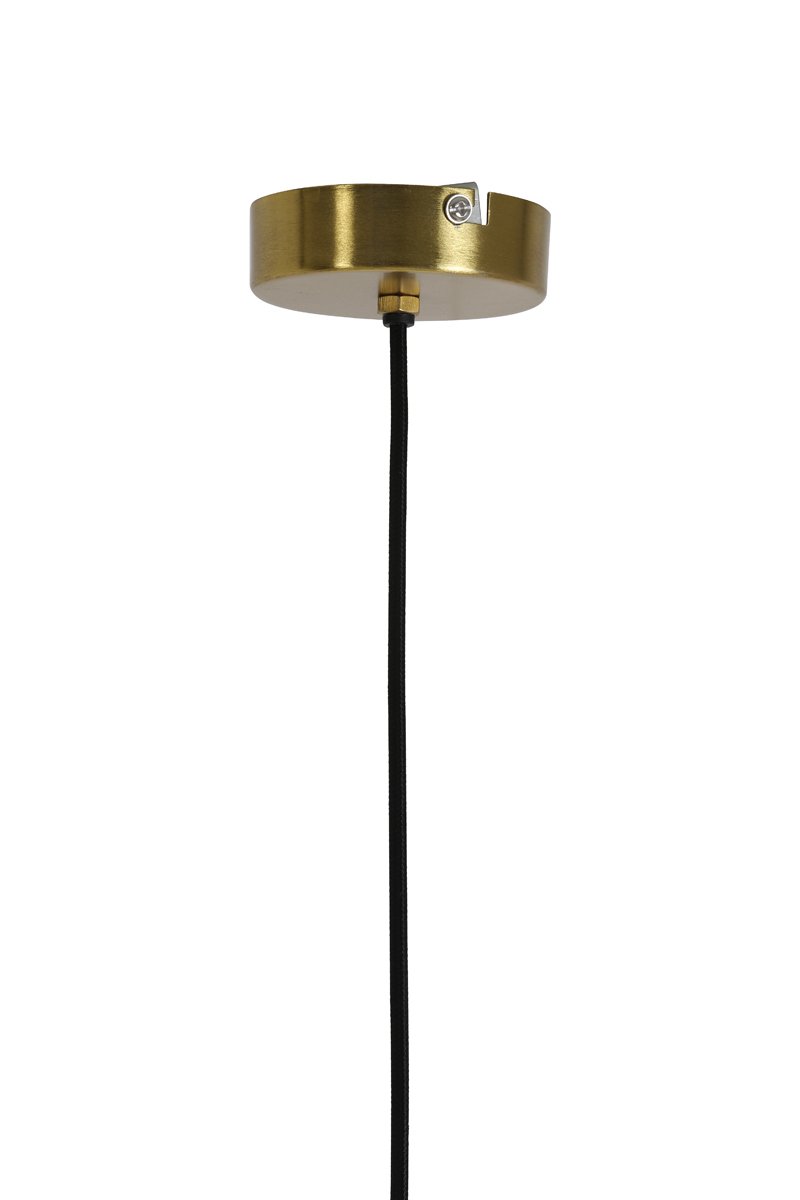 Een plafondlamp van messing met een enkele zwarte kabel die naar beneden hangt. De kap heeft een ronde vorm met een glanzende metalen afwerking. Een kleine schroef is zichtbaar aan de basis van de kap. De achtergrond is effen wit.