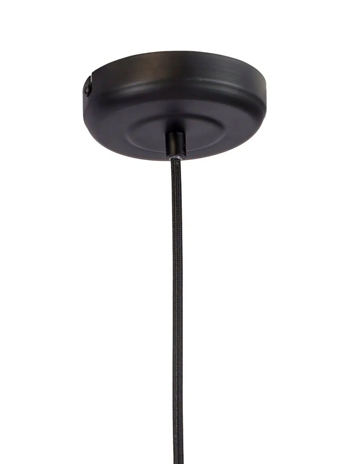 Een zwarte plafondlamp met een ronde kap. Een enkel zwart snoer loopt naar beneden vanaf het midden, waarschijnlijk om een hanglamp of andere lamp aan te hangen. De lamp is gemonteerd op een eenvoudig wit plafond.