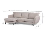 Een beige L-vormige sectionele bank met zwarte poten. De afmetingen zijn aangegeven: 254 cm langs de lange zijde, 154 cm op de chaise longue, 90 cm hoog, 98 cm diep en 15 cm poothoogte. De bank heeft drie rugkussens.