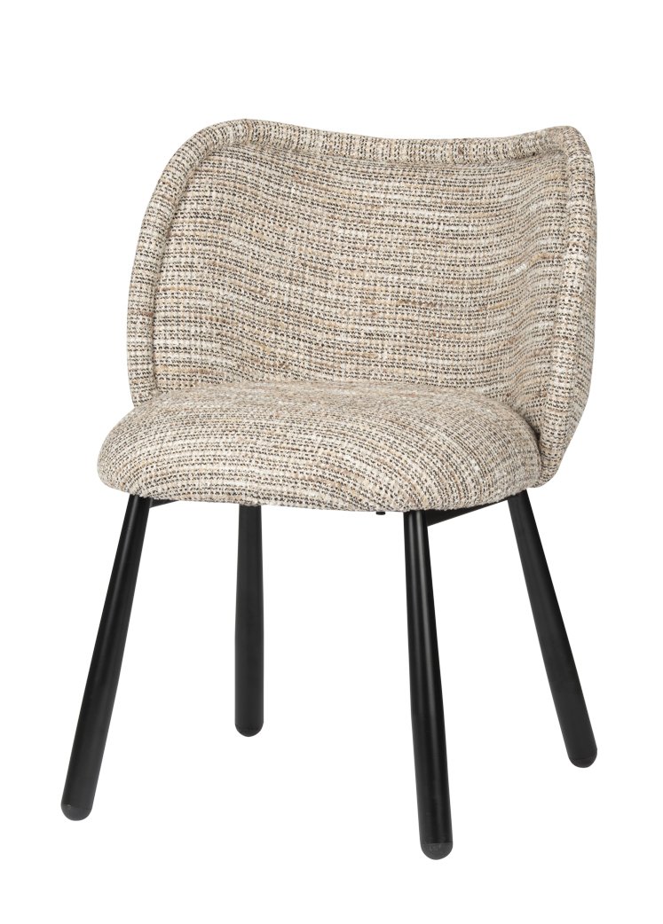 Een moderne stoel met een kussen van getextureerd beige stof en vier zwarte houten poten. De stoel heeft een ronde rugleuning en een minimalistisch design, geschikt voor hedendaagse interieurs.