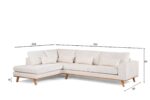 Een moderne, lichtgekleurde L-vormige bank met houten poten, geplaatst tegen een witte achtergrond. Het heeft drie zitkussens, vier rugkussens en twee sierkussens. Afmetingen zijn aangegeven: lengte 292 cm, breedte 202 cm, hoogte 85 cm en zithoogte 18 cm.