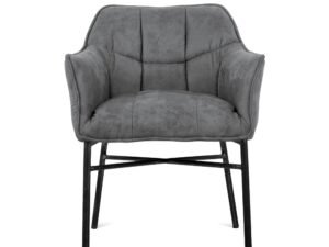 De Eetkamerstoel Boston Antraciet is een moderne fauteuil met zachte, grijze bekleding, een gewatteerde zitting en rugleuning en slanke, zwarte metalen poten, afgebeeld van voren op een witte achtergrond.