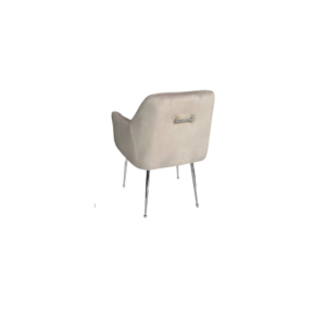 De CHAIR MILA VC802A in zilver en taupe heeft een taupekleurige bekleding, chromen poten en een metalen handgreep aan de achterkant, afgebeeld tegen een witte achtergrond.