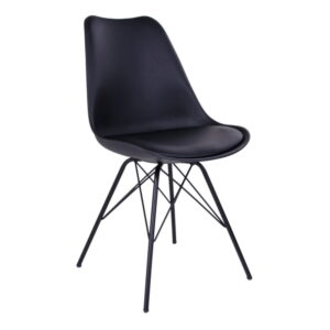 De Oslo eetkamerstoel heeft een moderne zwarte voorgevormde kunststof zitting, een licht gebogen rugleuning en slanke zwarte metalen poten met kriskrassteunen. Verkocht als set van 2.