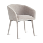 De Eetkamerstoel Nova - Beige is een moderne fauteuil met vier poten, gebogen armleuningen, lichtbeige bekleding, een minimalistisch design en een licht afgeronde rugleuning.