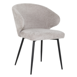 De Eetkamerstoel Pete - Stof Beige is een moderne accentstoel met lichtbeige bekleding, een gebogen rugleuning en vier slanke, zwarte metalen poten.