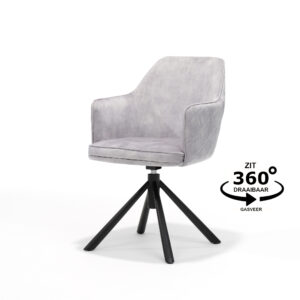 Een moderne, lichtgrijze draaistoel met een zachte zitting en rugleuning op een zwart driepootonderstel. De tekst naast de stoel luidt: ZIT 360° DRAAIBAAR GASVEER.