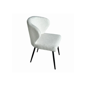 De STOEL / EETKAMERSTOEL KAREN heeft een gebogen rugleuning, witte linnen bekleding en vier slanke zwarte poten voor een moderne look.