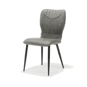 De Stoel Roma - M3 Zwart Stof Soft Steel is een moderne, grijs gestoffeerde stoel met slanke, zwarte metalen poten en een gebogen, gestikte rugleuning, afgebeeld op een effen witte achtergrond.