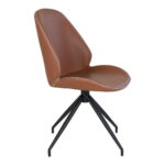 De Monte Carlo eetkamerstoel met draaiknop is een set van 2 vintage bruine PU-stoelen met gebogen rugleuningen, witte stiksels en vier schuine zwarte metalen poten.